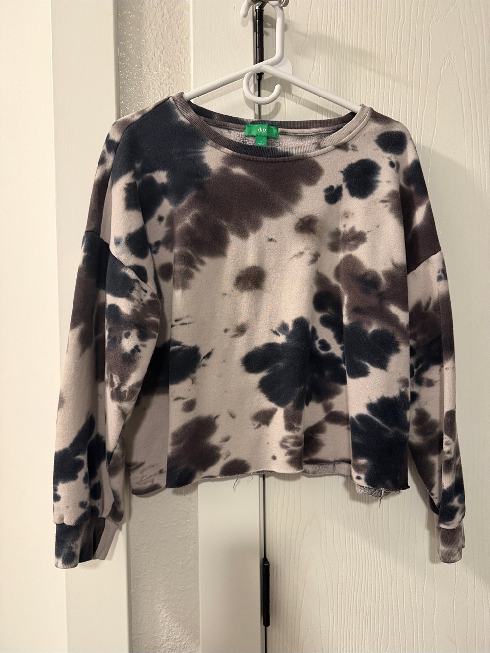 dip Tie-Dye Cropped Sweatshirt in Black and Gray